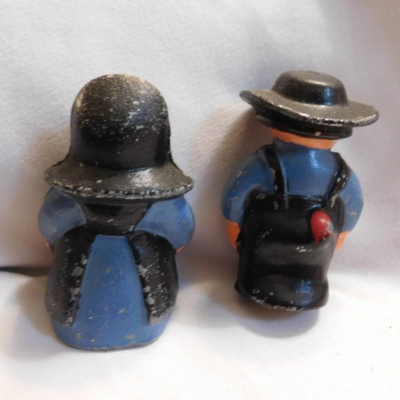 Vintage Amish Couple Salt and Pepper Shakers Cast Metal - Picture 3 of 6